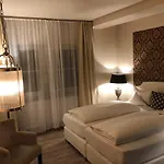 Petersen's Hotel