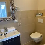 Petersen's Landhaus Hotel 4*