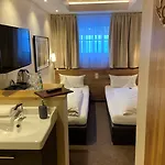 Hotel Petersen's 4*