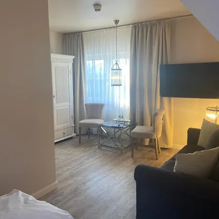 Отель Petersen's 4*