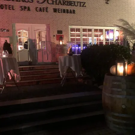 Отель Petersen's