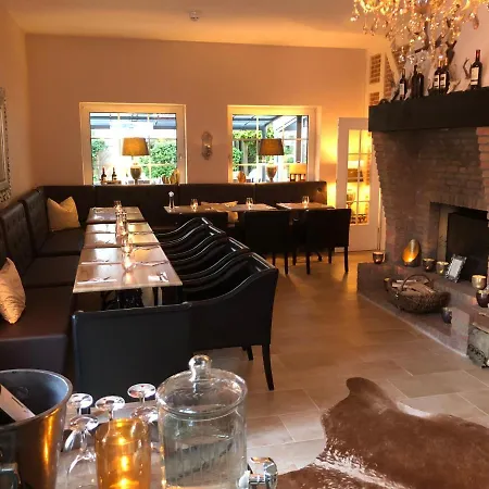 Petersen's Отель Шарбойц