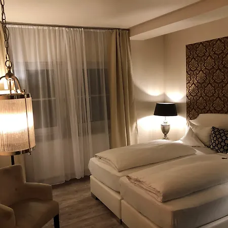 Отель Petersen's 4*