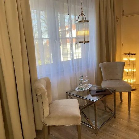 Petersen's Hotel 4*