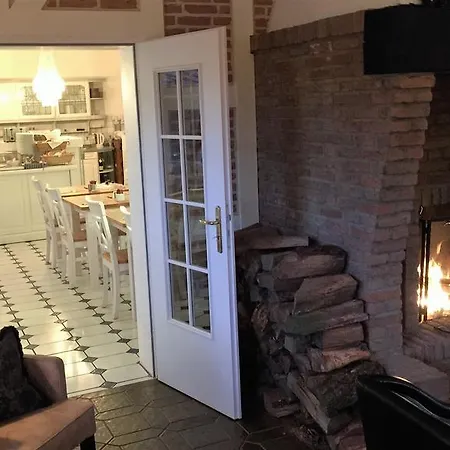 Отель Petersen's