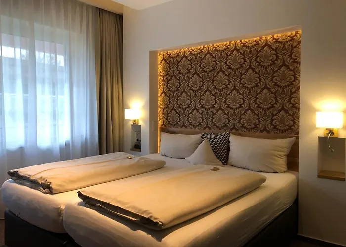 Отель Petersen's 4*